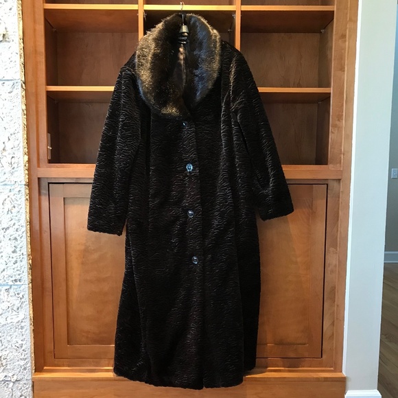 ASHRO LONG CHOCOLATE BROWN FAUX FUR COAT - Picture 2 of 15